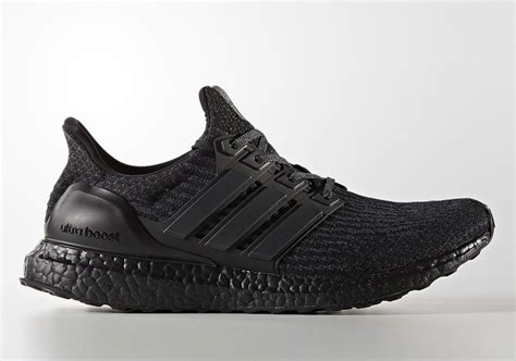 Schwarze adidas Boost online entdecken 